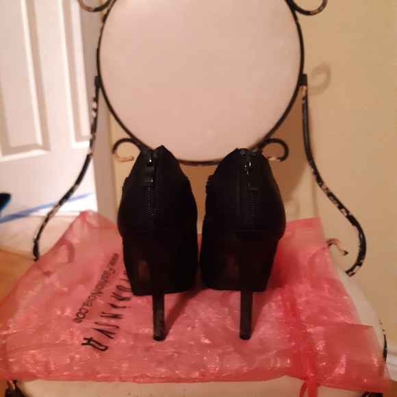 Shoes - Picture 3 of 4